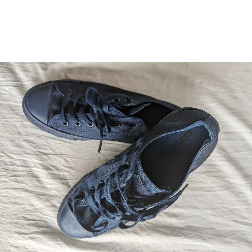 Converseve - Full Navy Canvas Like New!